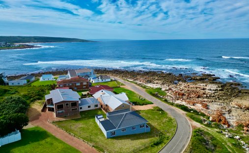 House in Groot-Jongensfontein, Western Cape, South Africa 1