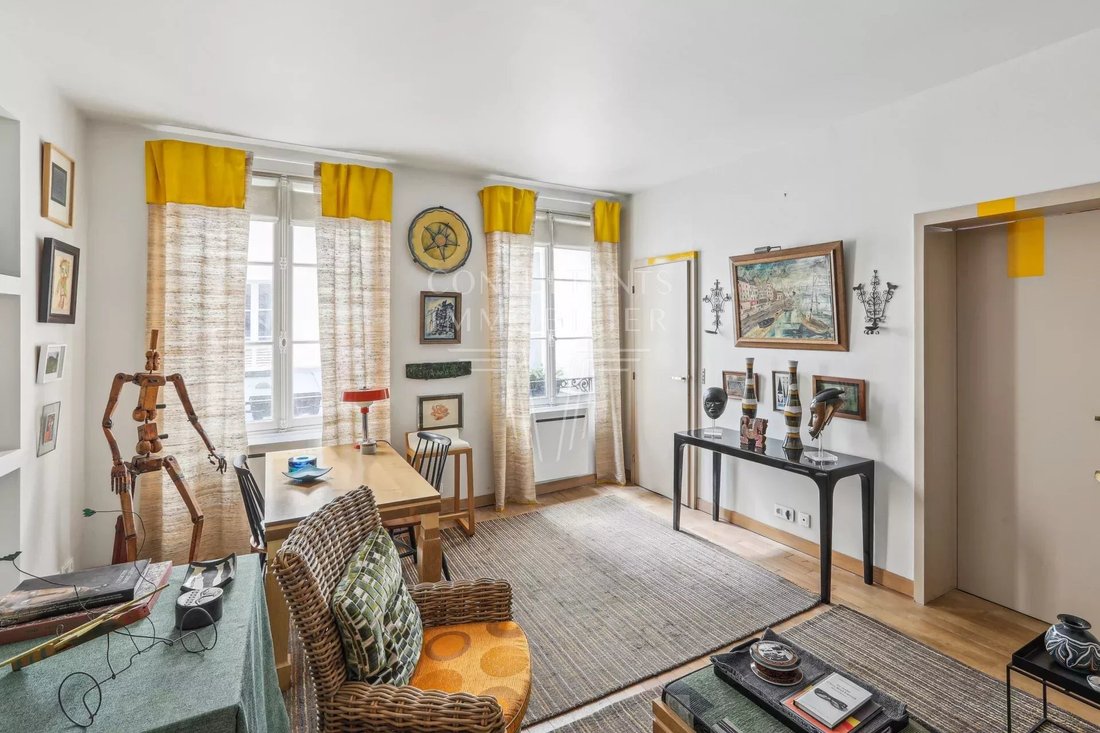 Apartment in Saint Thomas d'Aquin, Paris 7e Arrondissement, Paris 2 - 15654448