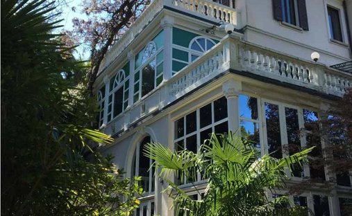 Villa in Luino, Lombardy, Italy 1
