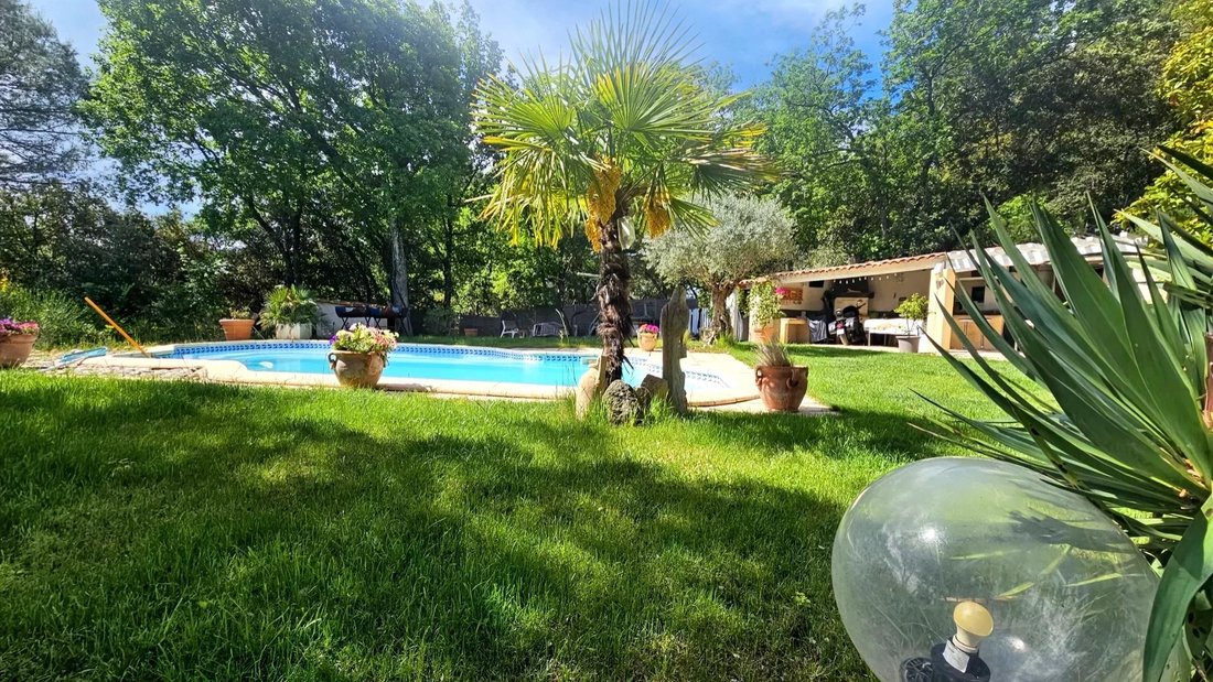 Villa in Jouques, Provence-Alpes-Côte d'Azur, France 1 - 15654443