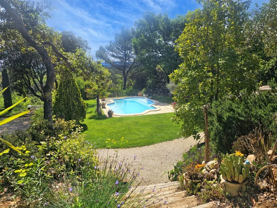 Villa in Jouques, Provence-Alpes-Côte d'Azur, France 2 - 15654443