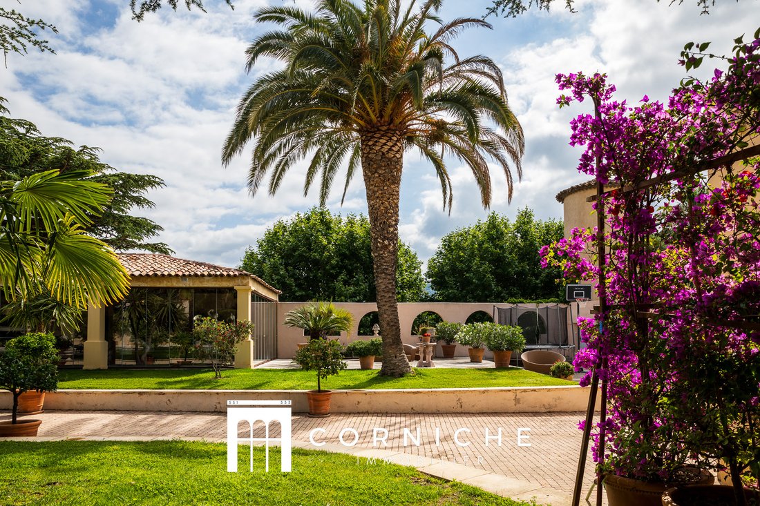 A Provençal Dream: 16th-Century Château Between Vineyards & Sky