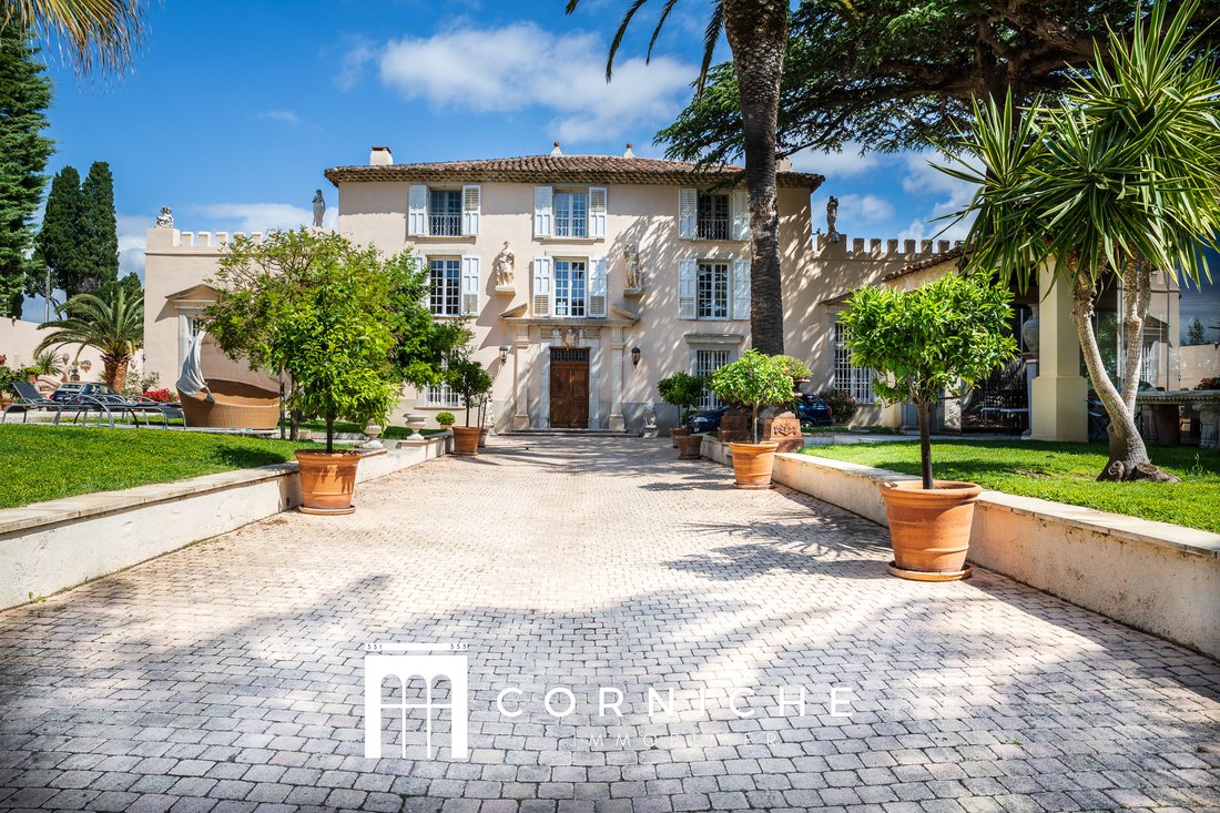 A Provençal Dream: 16th-Century Château Between Vineyards & Sky