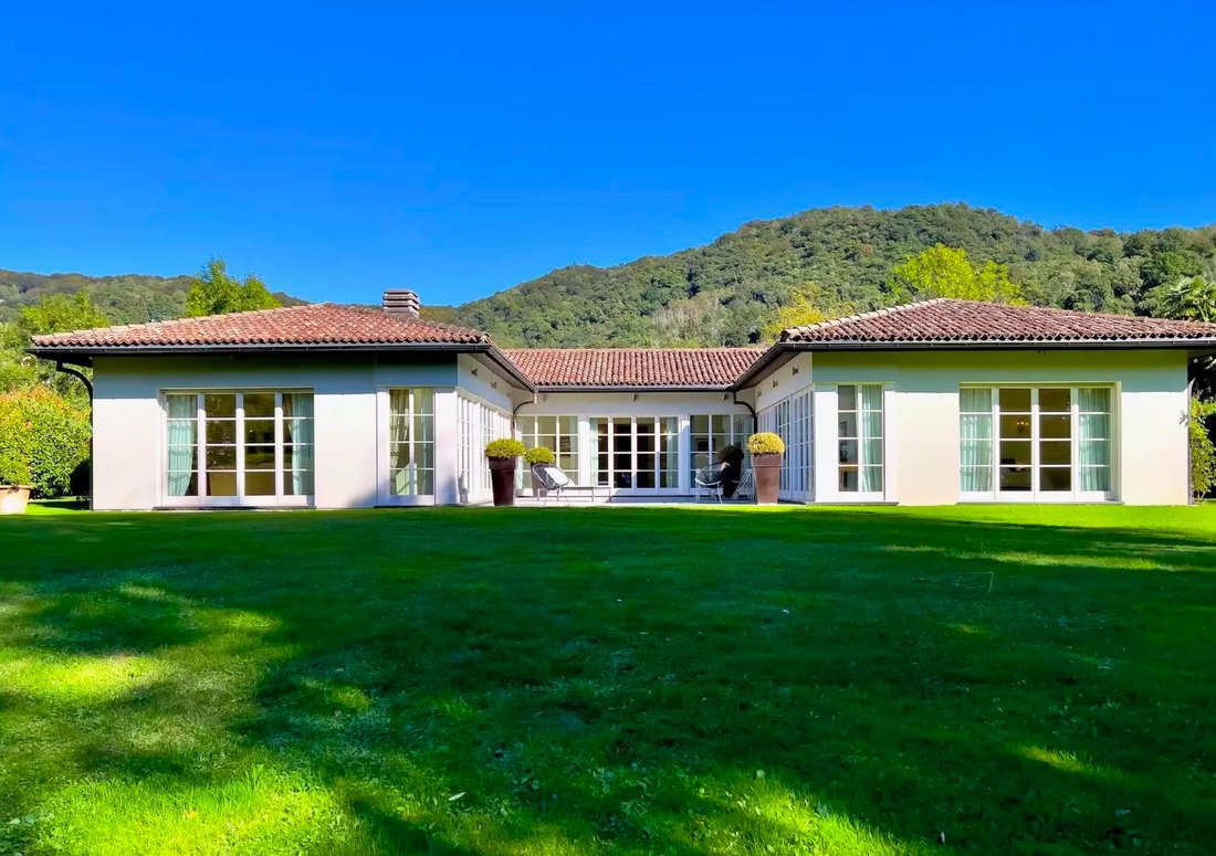 Villa in Origlio, Ticino, Switzerland 2 - 15655844