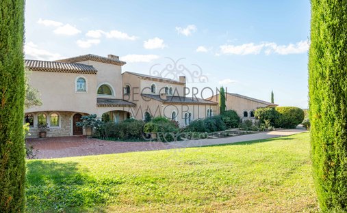 Villa in Granettes-Jauberte-Sainte Anne, Aix-en-Provence, France 1