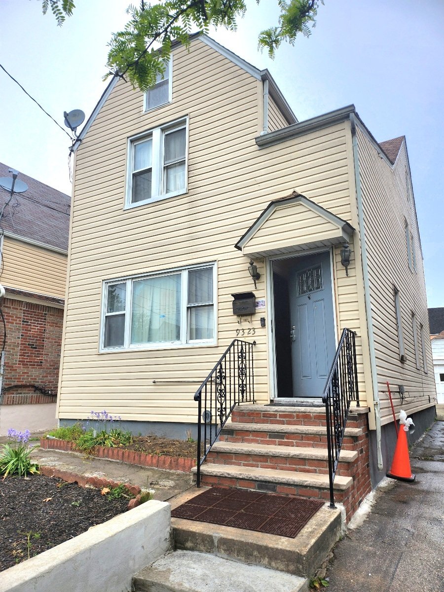 House in New York, New York, United States 1 - 14134576