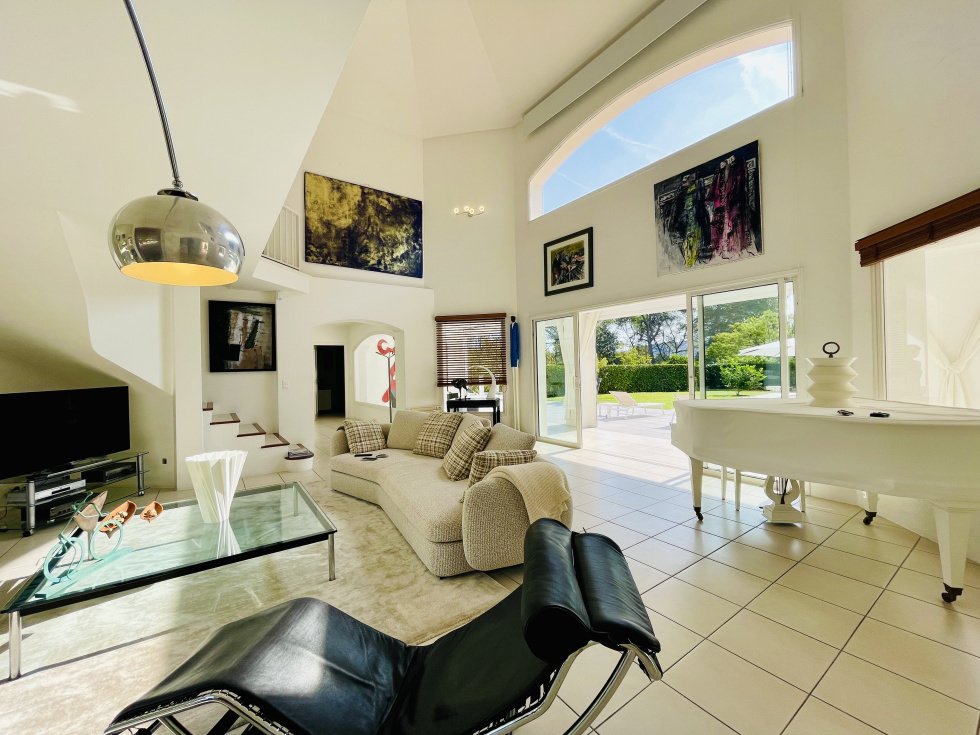 Villa in Mougins, Provence-Alpes-Côte d'Azur, France 5 - 15654056