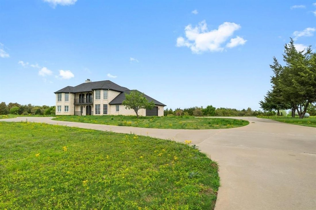 House in Brenham, Texas, United States 2 - 15657070