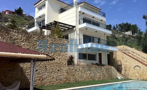 House in Drafi, Pikermi, Attica 1