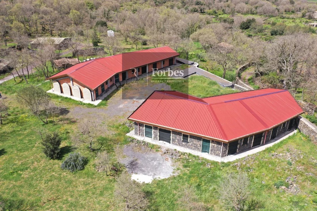 Estate in Bronte, Sicily, Italy 4 - 15655937