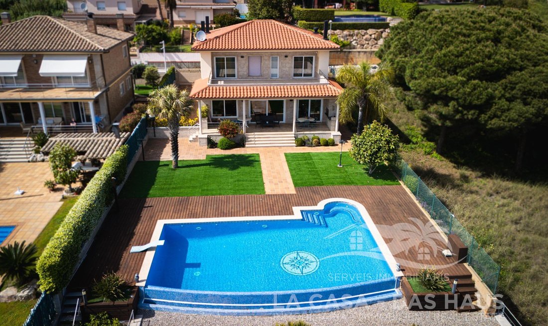 Villa in Lloret de Mar, Catalonia, Spain 4 - 15102073