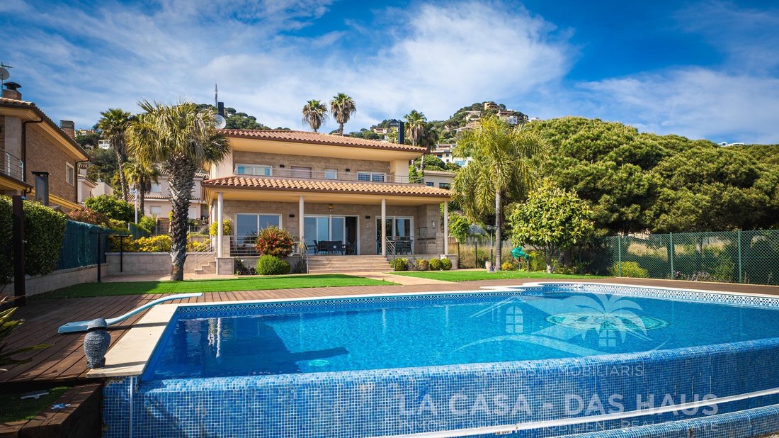Villa in Lloret de Mar, Catalonia, Spain 1 - 15102073