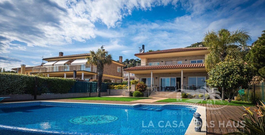 Villa in Lloret de Mar, Catalonia, Spain 3 - 15102073