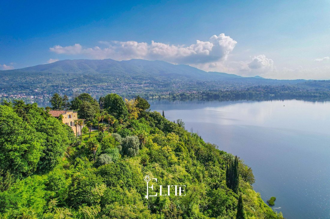 Villa in Biandronno, Lombardy, Italy 1 - 15658047