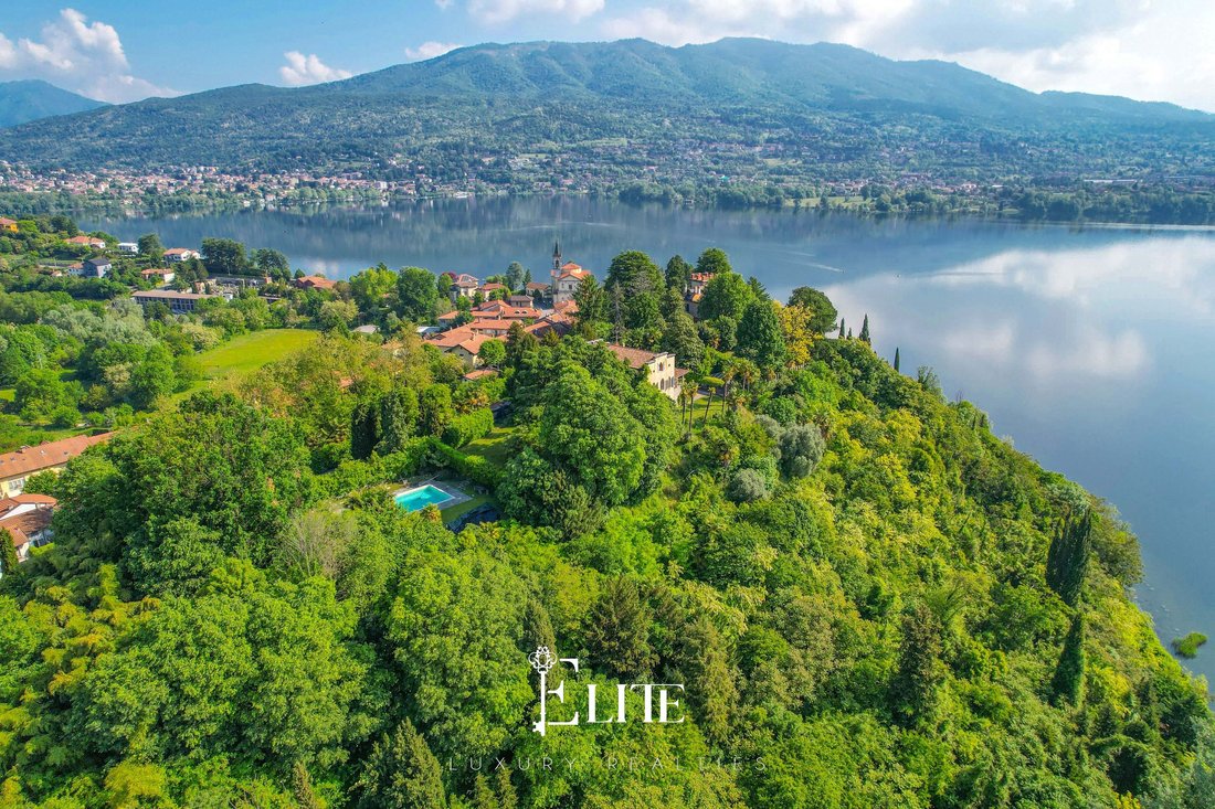 Villa in Biandronno, Lombardy, Italy 2 - 15658047