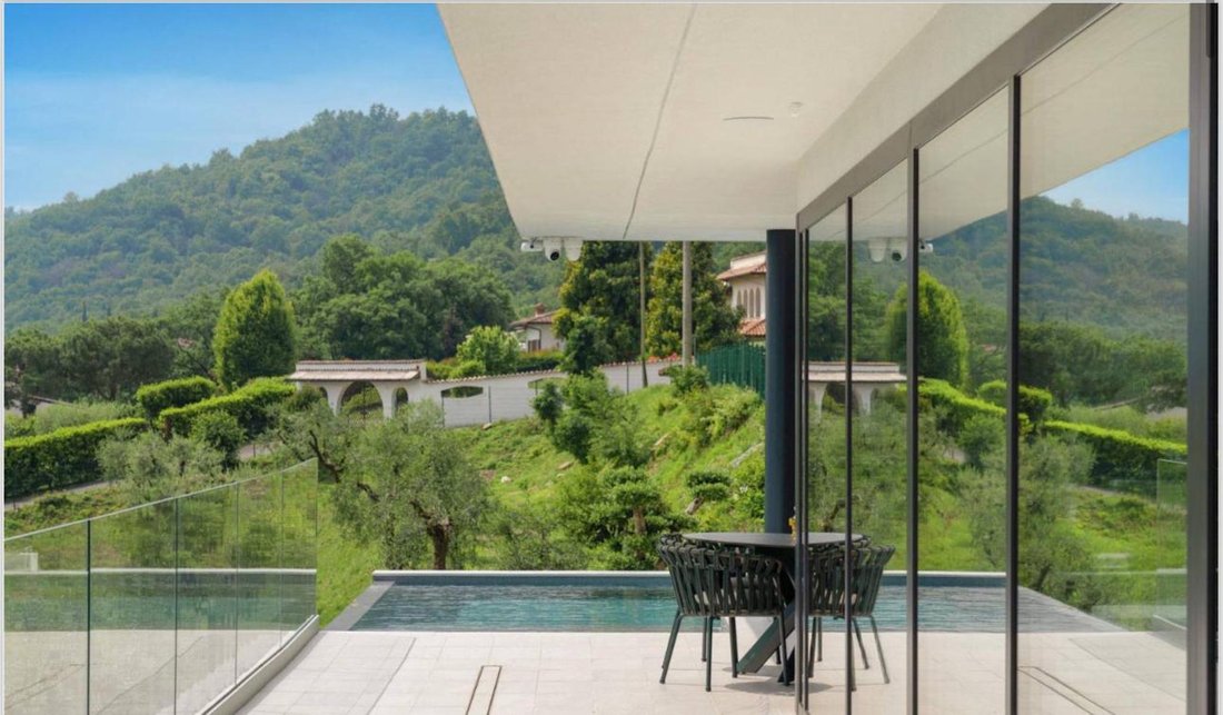 Villa in Salo, Lombardy, Italy 2 - 15658040