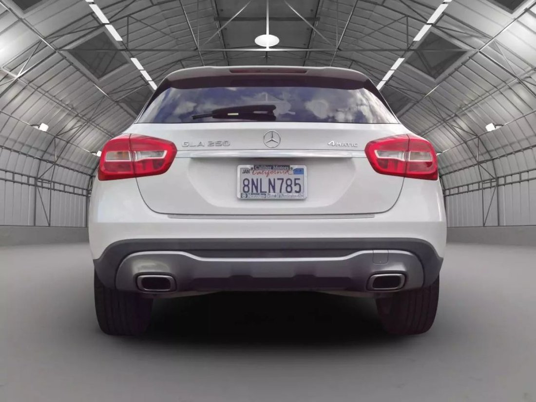 Suv in Irvine, CA, United States 2 - 13971858