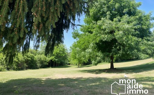 Castle for Sale in Langoiran, Nouvelle-Aquitaine, France