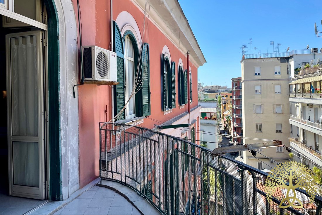 Apartment in Vomero, Naples, Campania 1 - 15658075