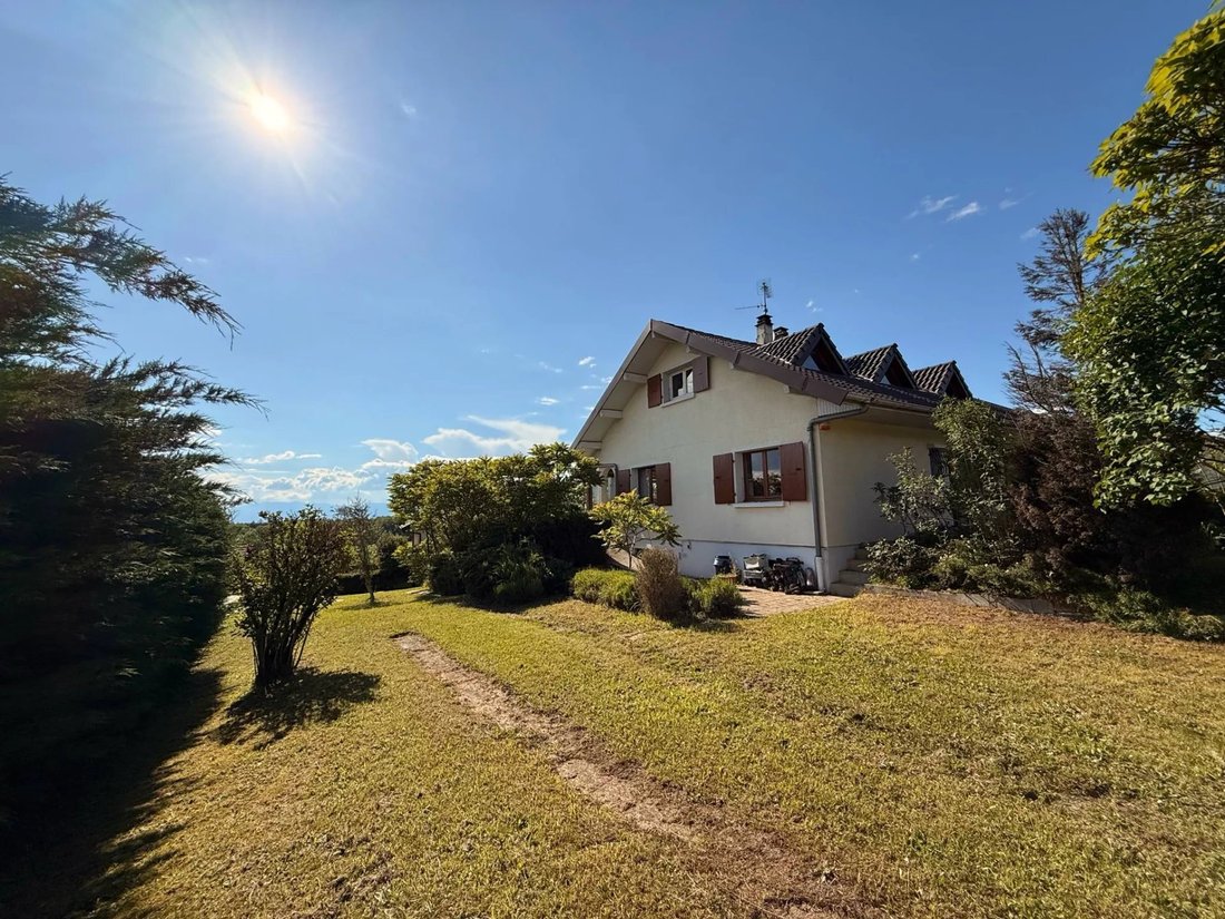 House in Cranves-Sales, Auvergne-Rhône-Alpes, France 2 - 15658286