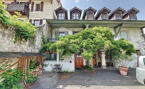 House in Cartigny, Genève, Switzerland 1