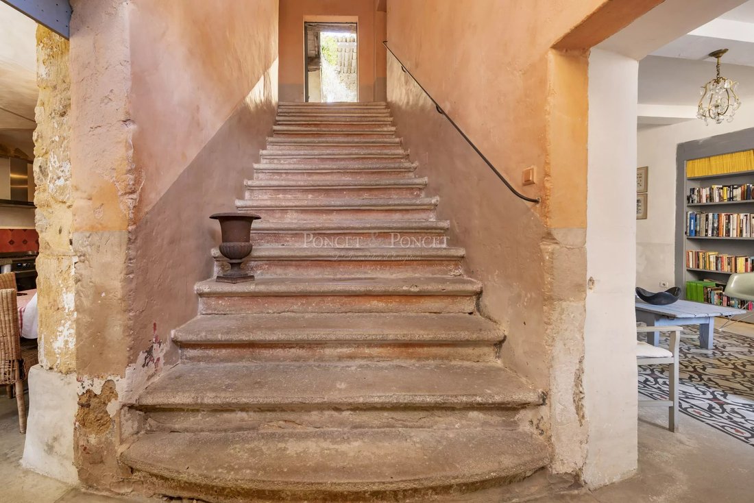 Estate in Uzès, Occitania, France 3 - 15590157