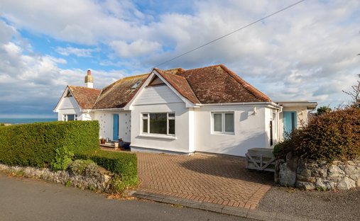 House in England 1