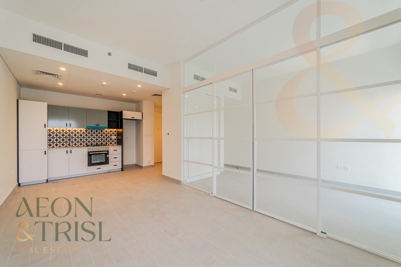 Apartment in Naif, Dubai, United Arab Emirates 4 - 15658265