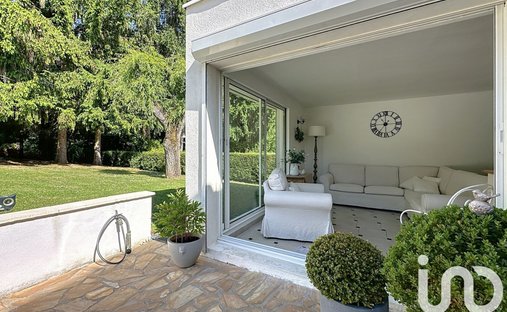 Castle for Sale in Maincy, Île-de-France, France