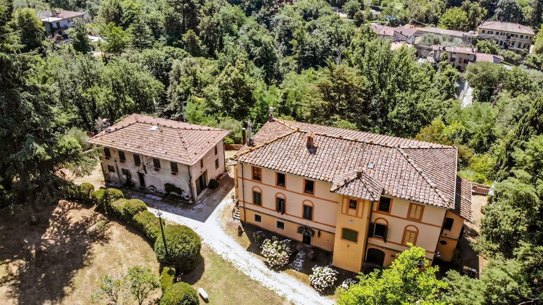 Villa in Historic Center, Viareggio, Tuscany 3 - 15658898