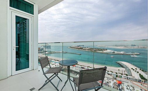 Apartment in Emaar Beachfront, Dubai, United Arab Emirates 1