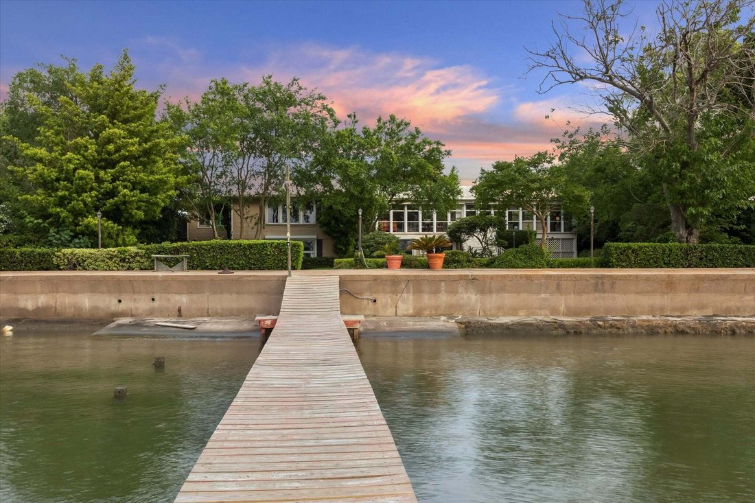 House in Galveston, Texas, United States 5 - 15659101