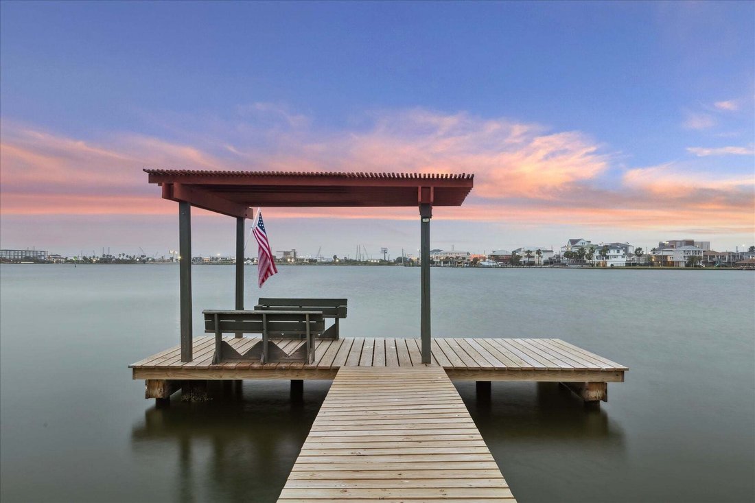 House in Galveston, Texas, United States 4 - 15659101