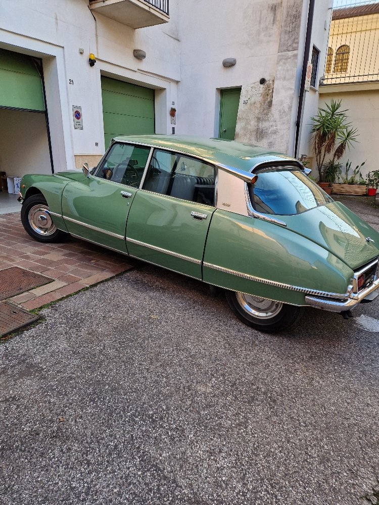 Sedan in Glendale, United States 4 - 15661971