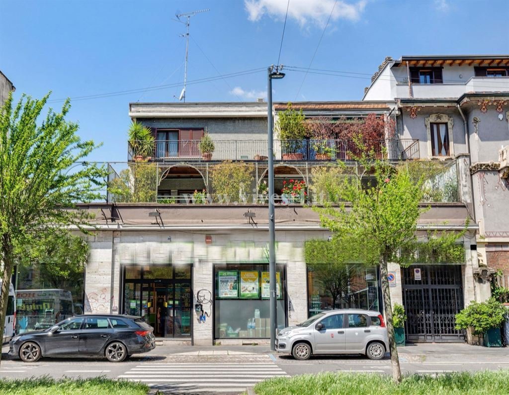 A Crown of Milan: Where Renaissance Whispers Meet Modern Grandeur