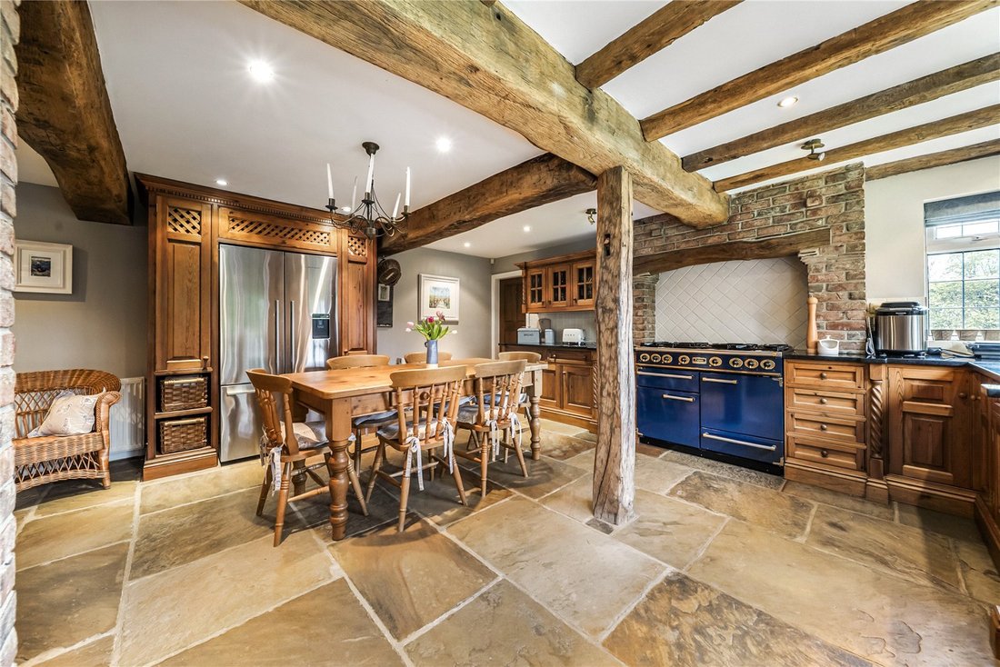 House in Bramhope, England 2 - 15660392