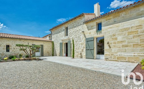 House in Sud, Saint-André-de-Cubzac, France 1