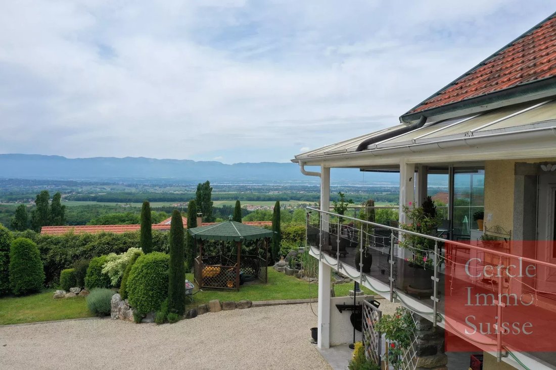 Farm Ranch in Cranves-Sales, Auvergne-Rhône-Alpes, France 2 - 15659292