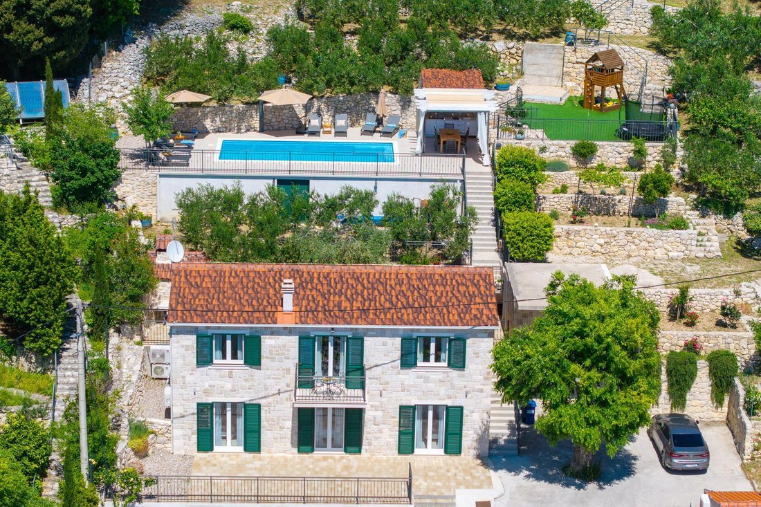 Villa in Borak, Split-Dalmatia County, Croatia 1 - 13808975