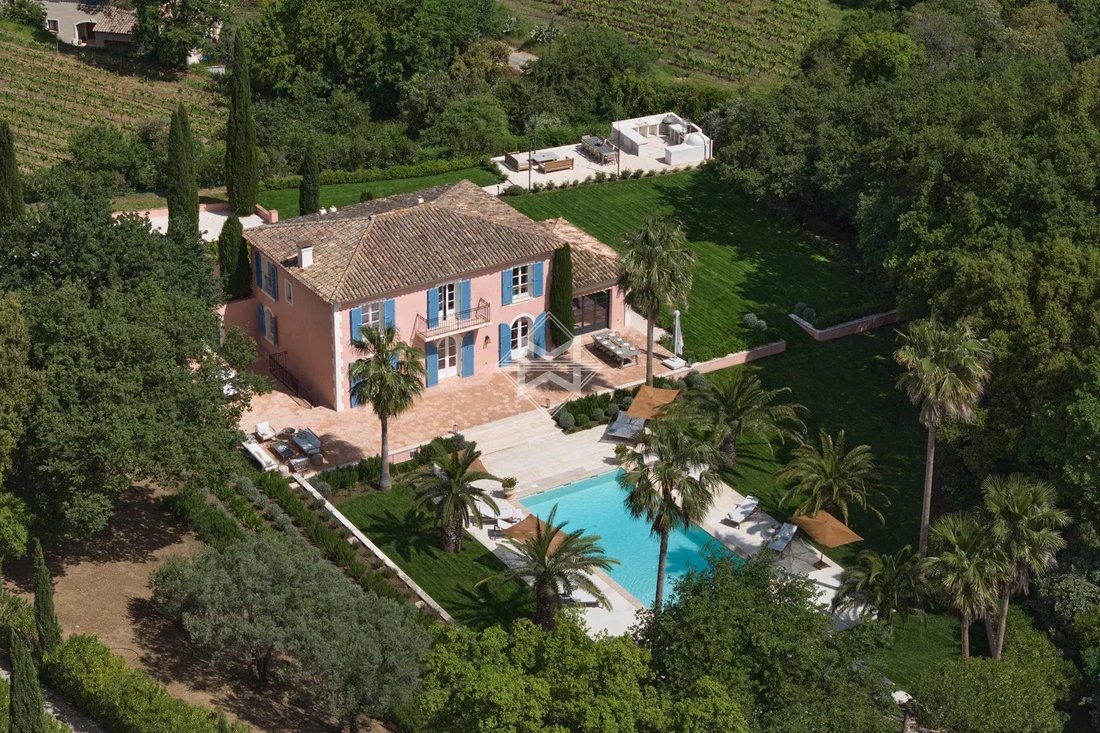 Villa in Grimaud, Provence-Alpes-Côte d'Azur, France 2 - 15659477