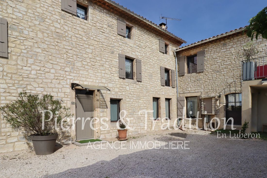Estate in Roussillon, Provence-Alpes-Côte d'Azur, France 2 - 15659138