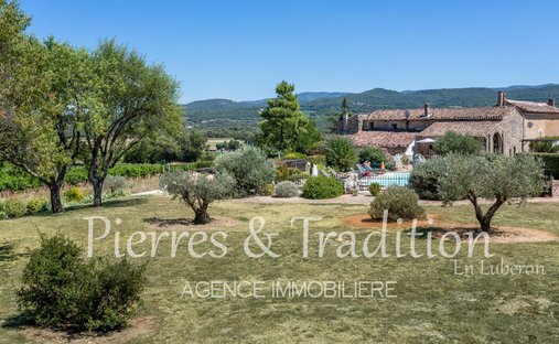 Estate in Roussillon, Provence-Alpes-Côte d'Azur, France 1