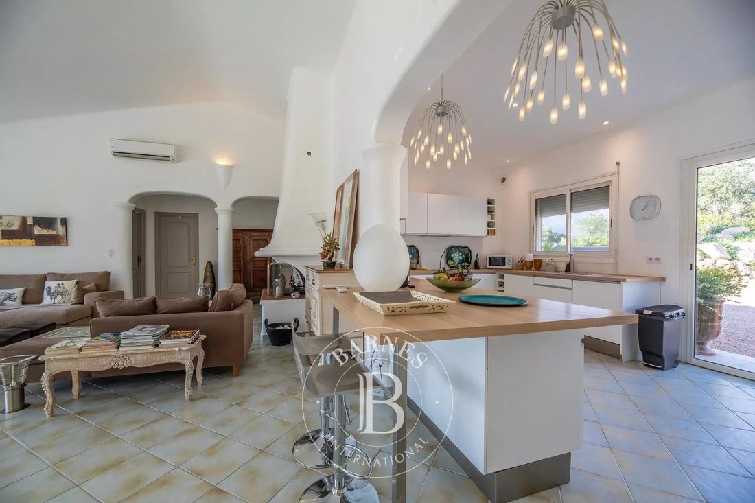 Villa in Lecci, Corsica, France 5 - 12953212
