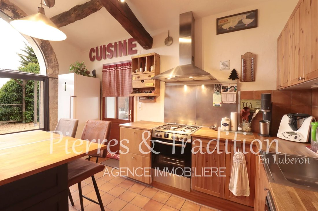 Estate in Roussillon, Provence-Alpes-Côte d'Azur, France 4 - 15659138