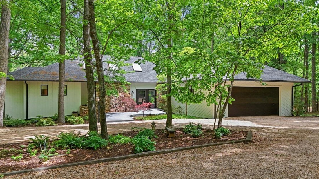 House in Lynchburg, Virginia, United States 1 - 15660558