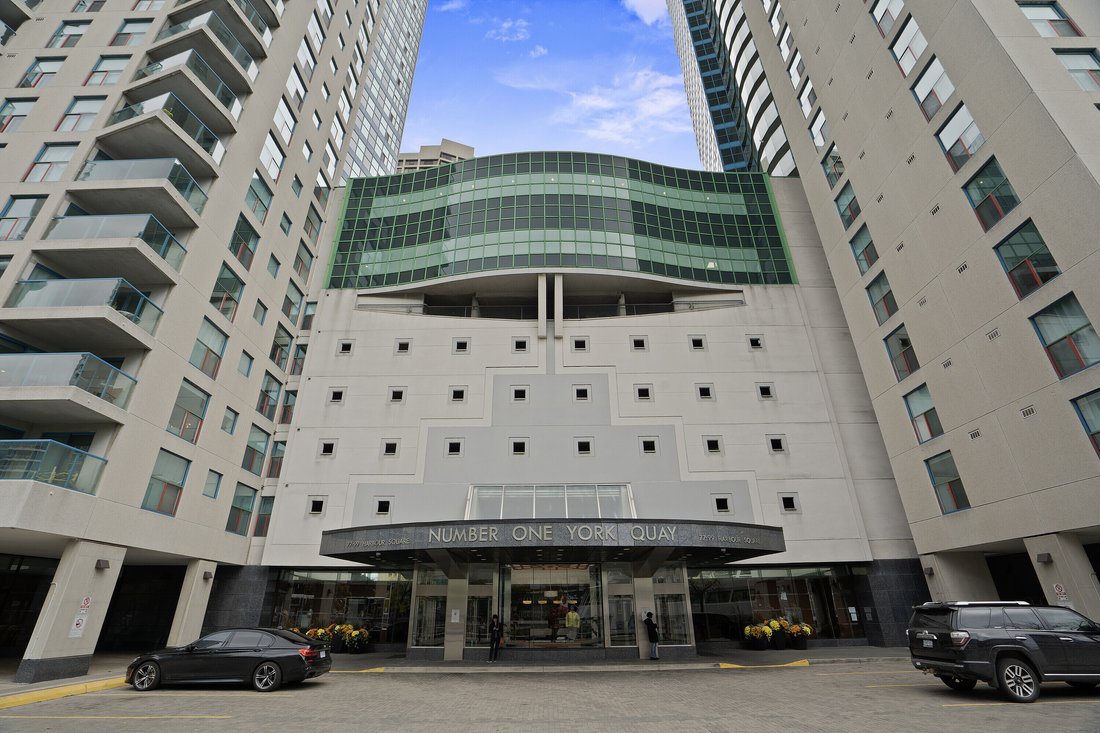 Condo in Toronto, Ontario, Canada 2 - 15662134