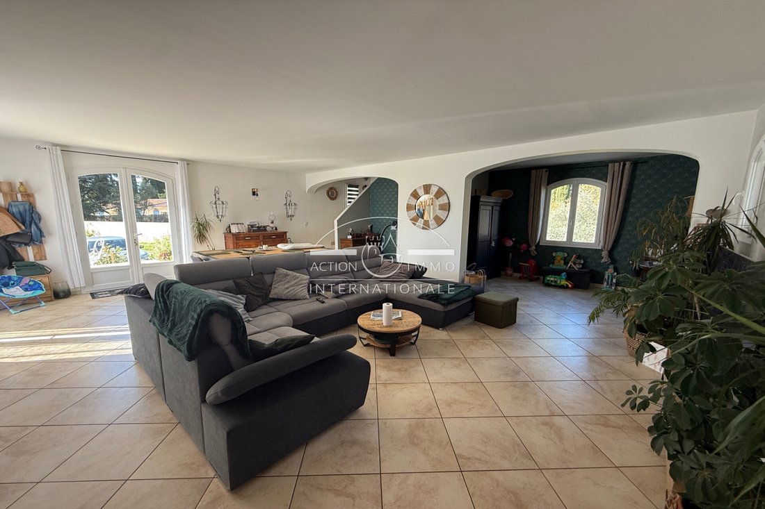 Villa in Arles, Provence-Alpes-Côte d'Azur, France 2 - 15659230