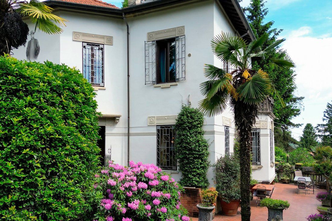 Villa in Venegono Superiore, Lombardy, Italy 2 - 15662367