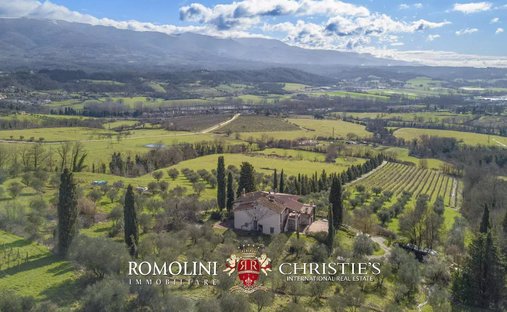 Tuscany| Historic Tuscan Castle With Land For Sale Near Florence