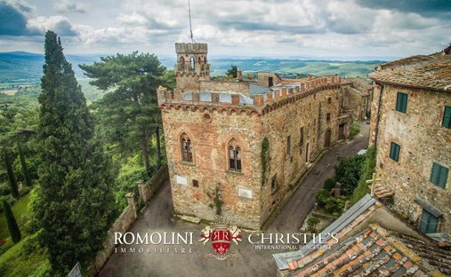 Castle for Sale in Montebenichi, Tuscany, Italy